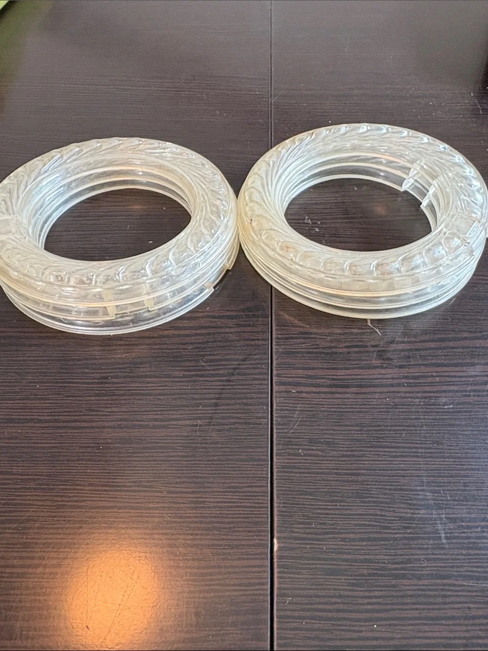 Set a six MCM clear acrylic round curtain/ drapery rings grooved texture design